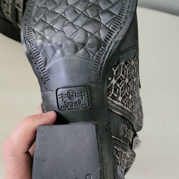 Circle G by Corral Black Laser Cut Ankle Boot NEW size 8 - Picture 4 of 6